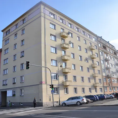 No. 7 Horova 8 *